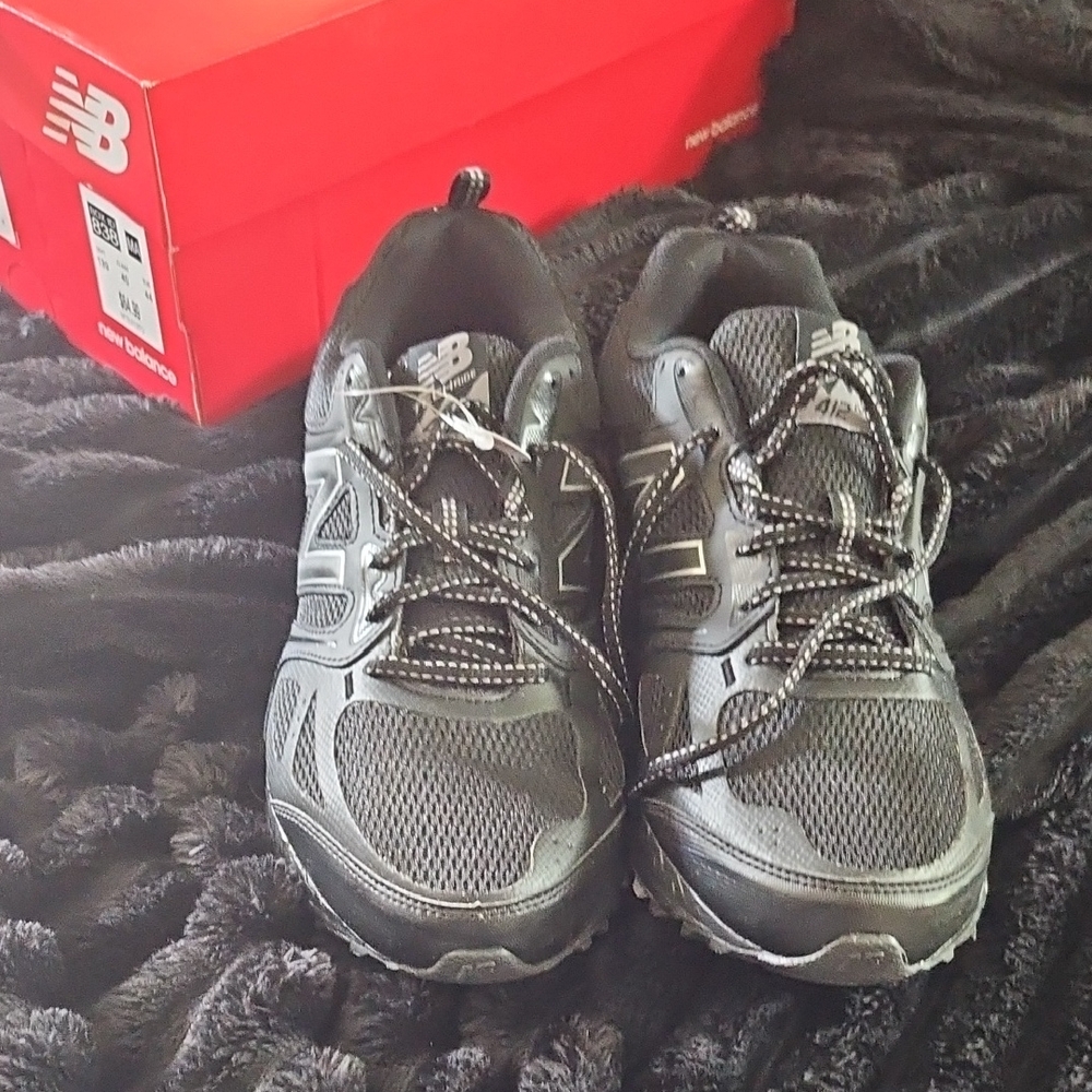 New Balance Men's Black Athletic Shoes
